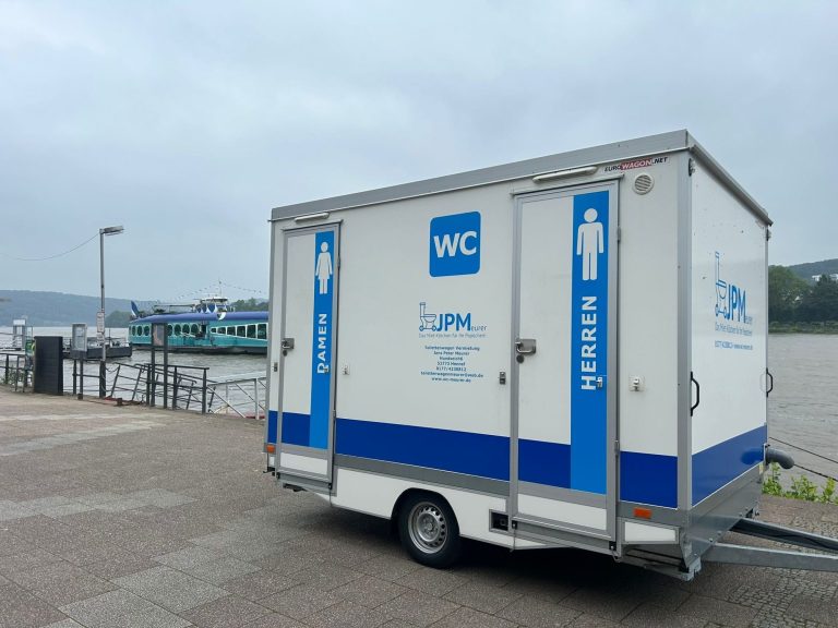 WC-Wagen winterfest Frontale